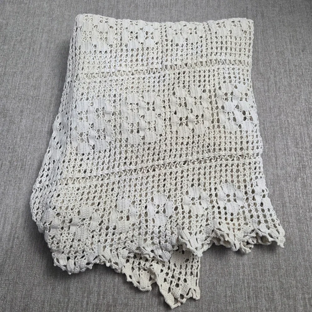 Vintage Handmade Cream Crochet Lace Tablecloth Scalloped Edge Cottagecore Farm